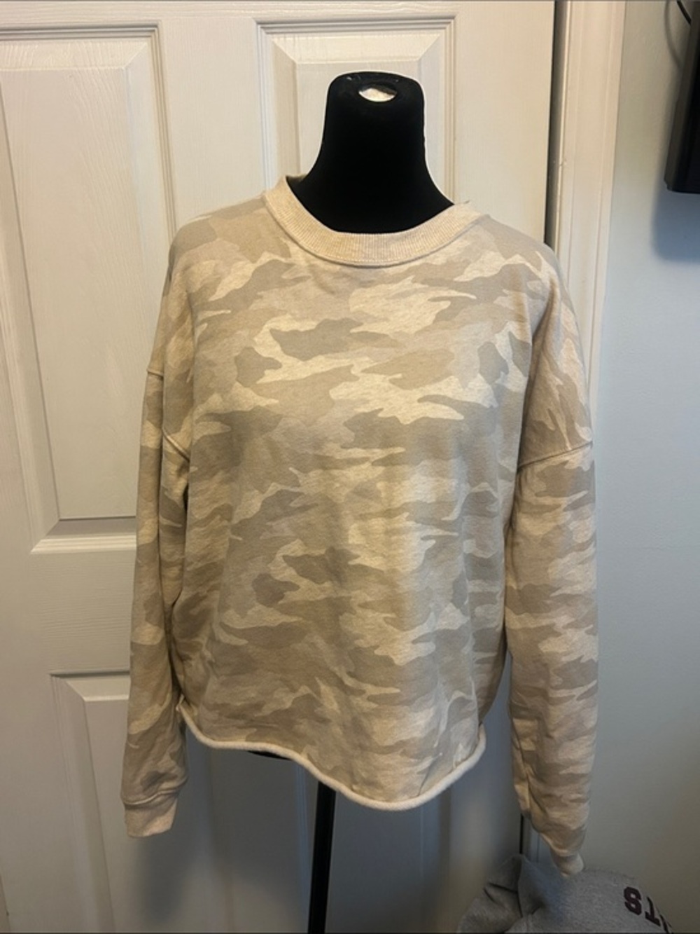 American Eagle Outfitters Beige Camo Crewneck Sweater